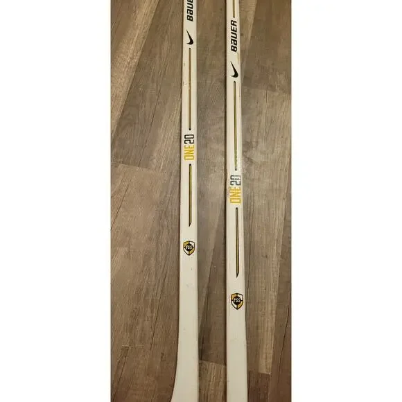 2 Vintage Bauer Nike One 20 Hockey Stick Right Handed Junior Flex 52 P92 Lindros - Picture 9 of 10